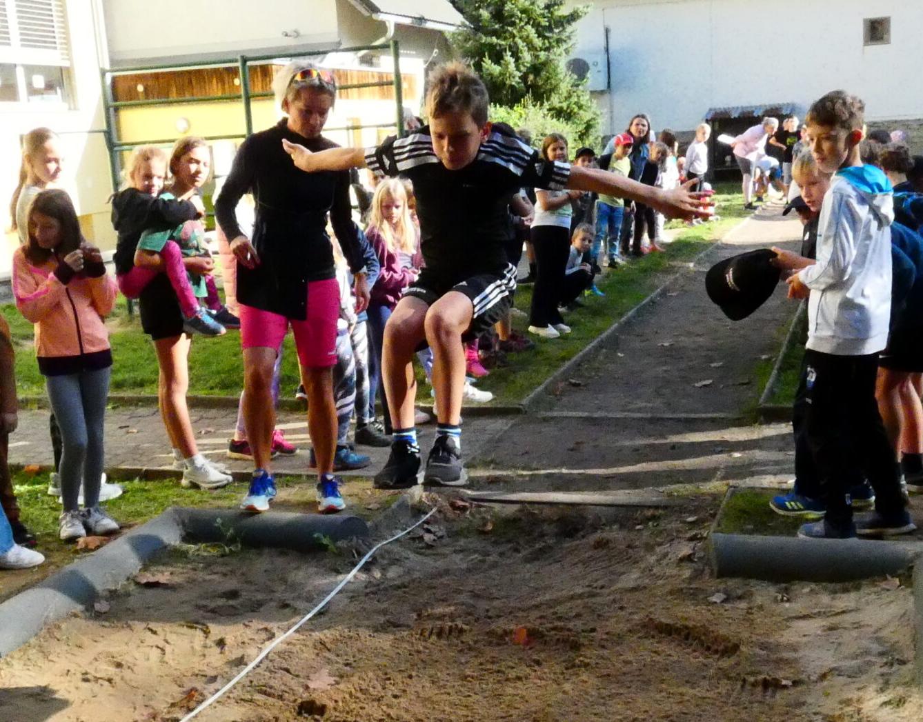 Žabák - soutěž ve skoku dalekém - 17