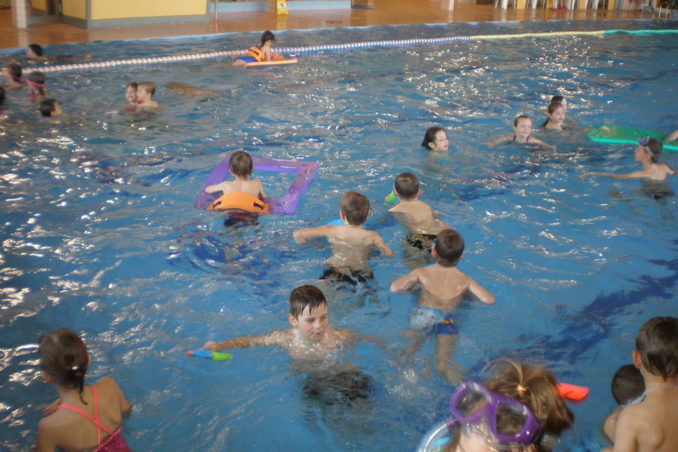 Ukončení plaveckého výcviku 1. a 2. třídy