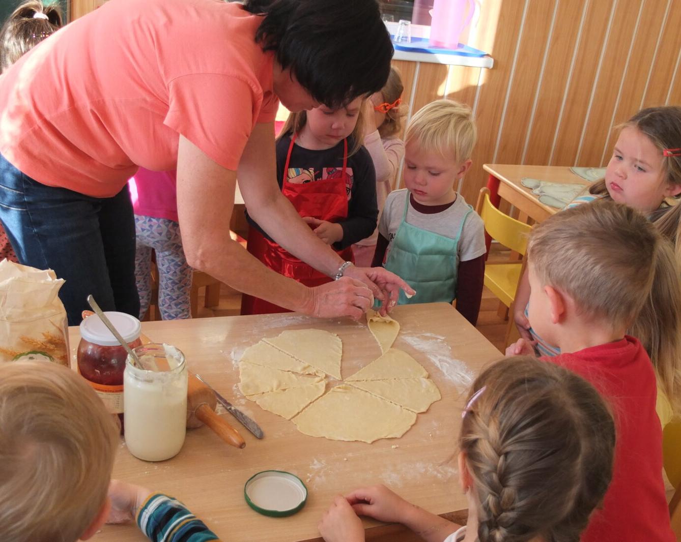 Pečení svatomartinských rohlíčků - 29