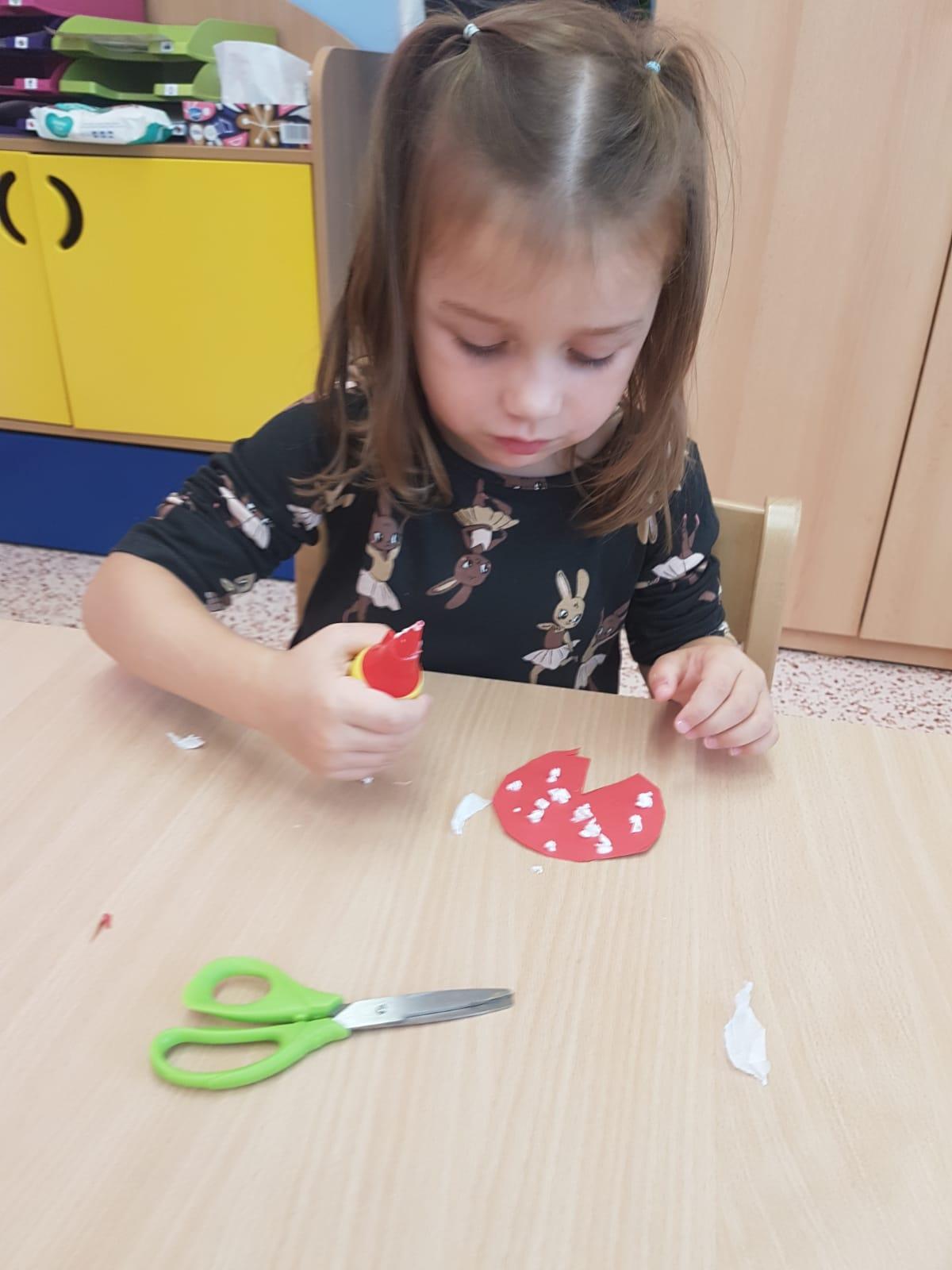 Sovičky: Tvořeníčko, tvoření "krásné muchomůrky" - 10