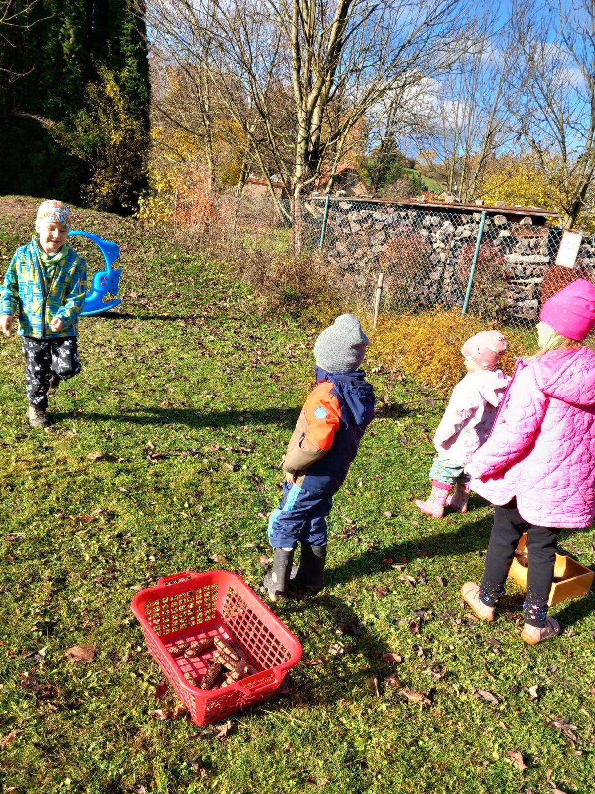 podzimní hry na zahradě - 28
