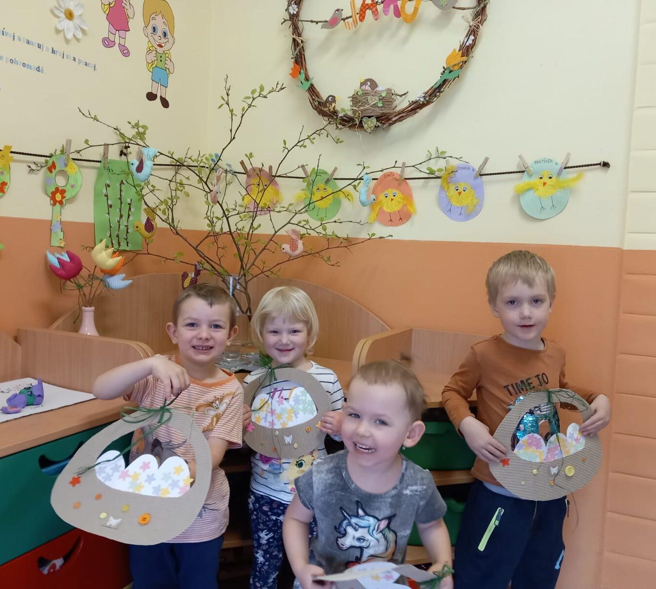 Velikonoční hrátky a vyrábění u dráčků - 8