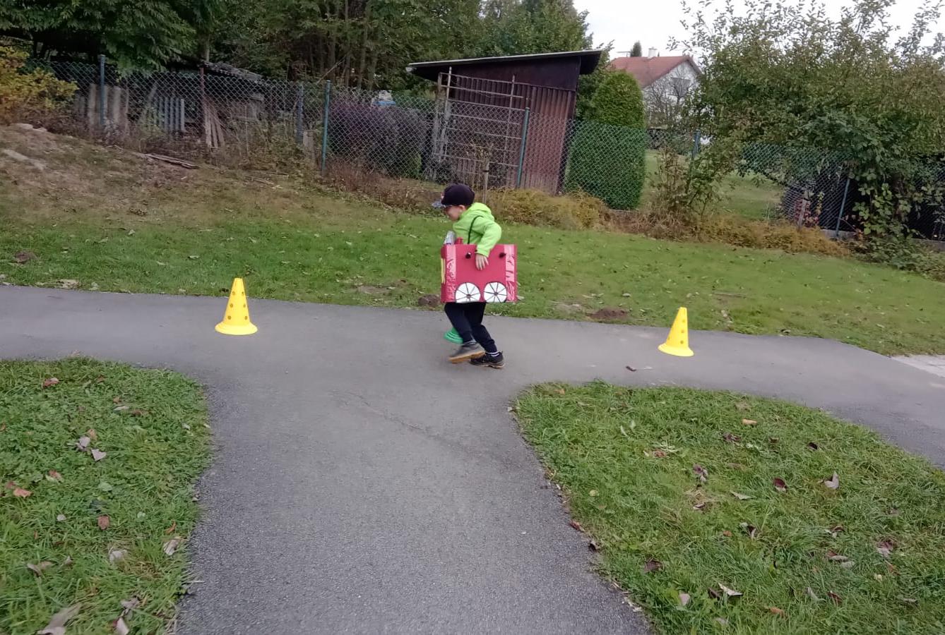Návštěva dobrovolných hasičů v naší školce... - 30