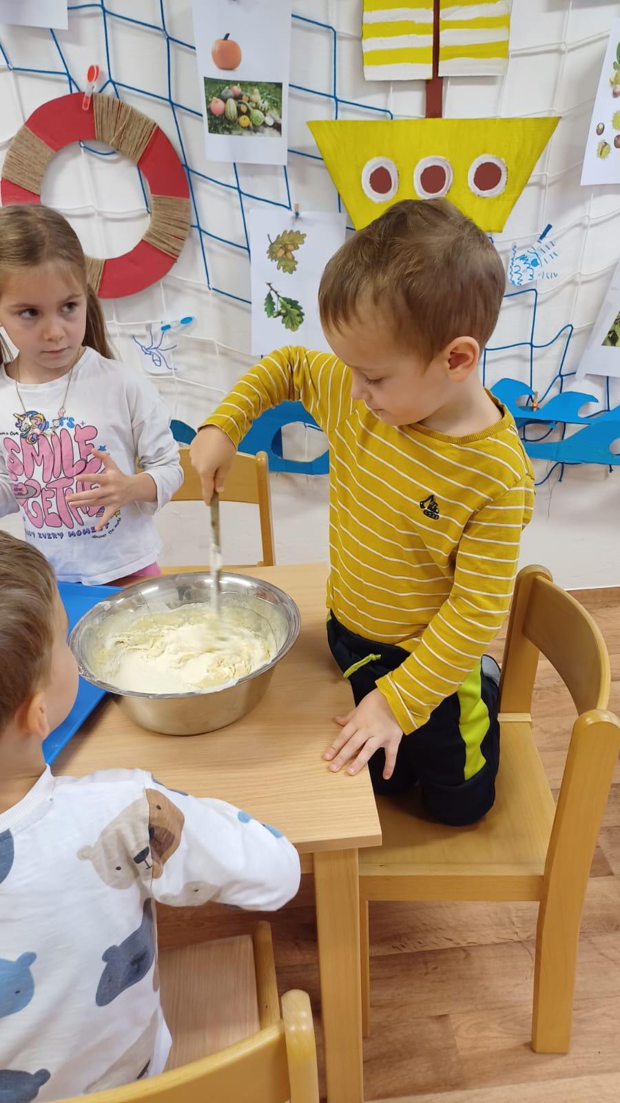 pečení pavučinkové buchty - 13