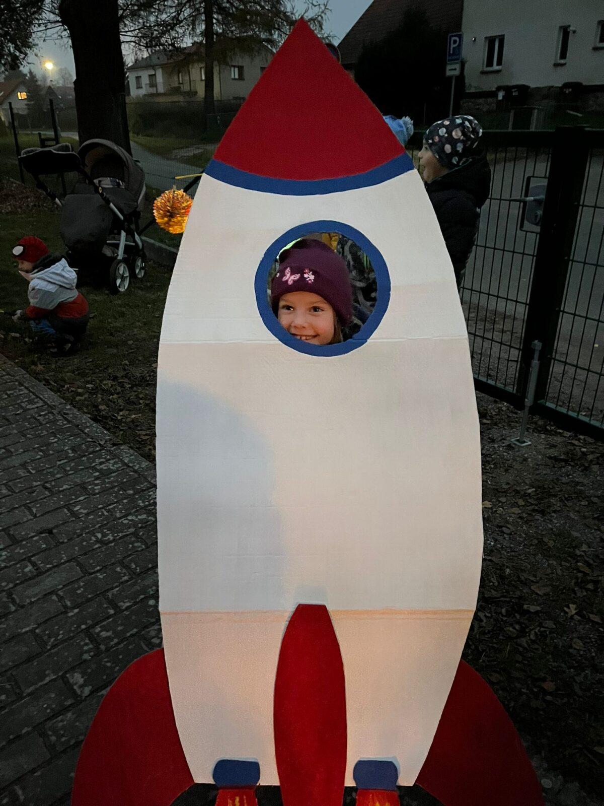 lampiónový průvod - vesmír - 20