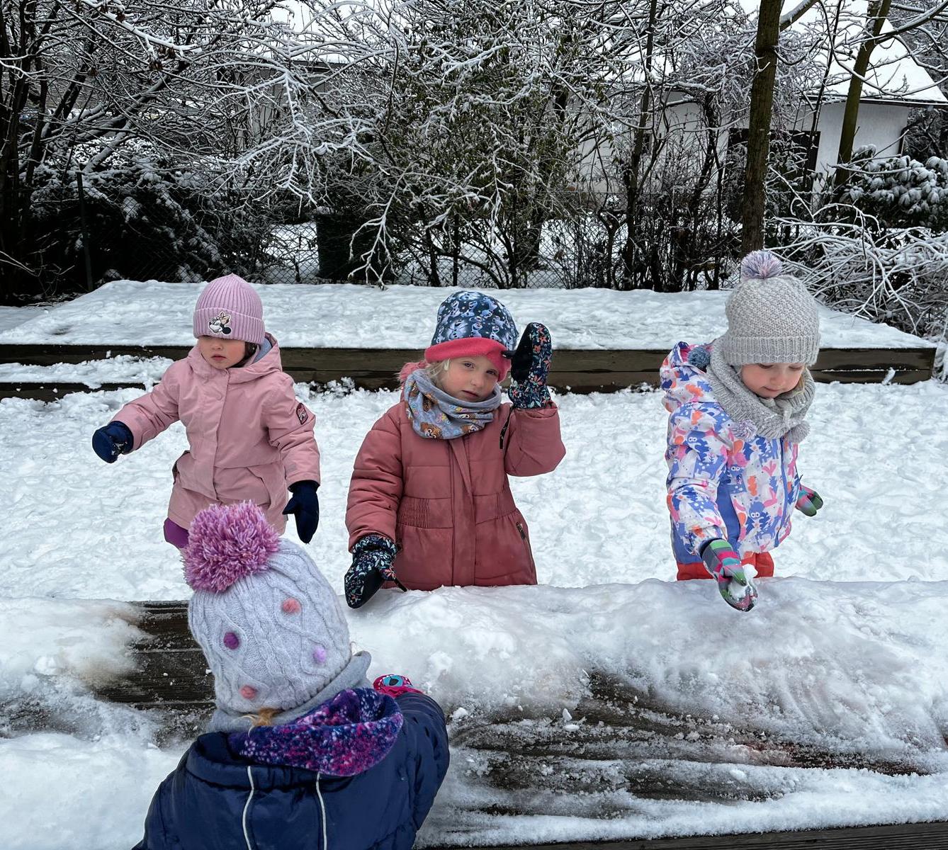 první sníh ve školce - 14