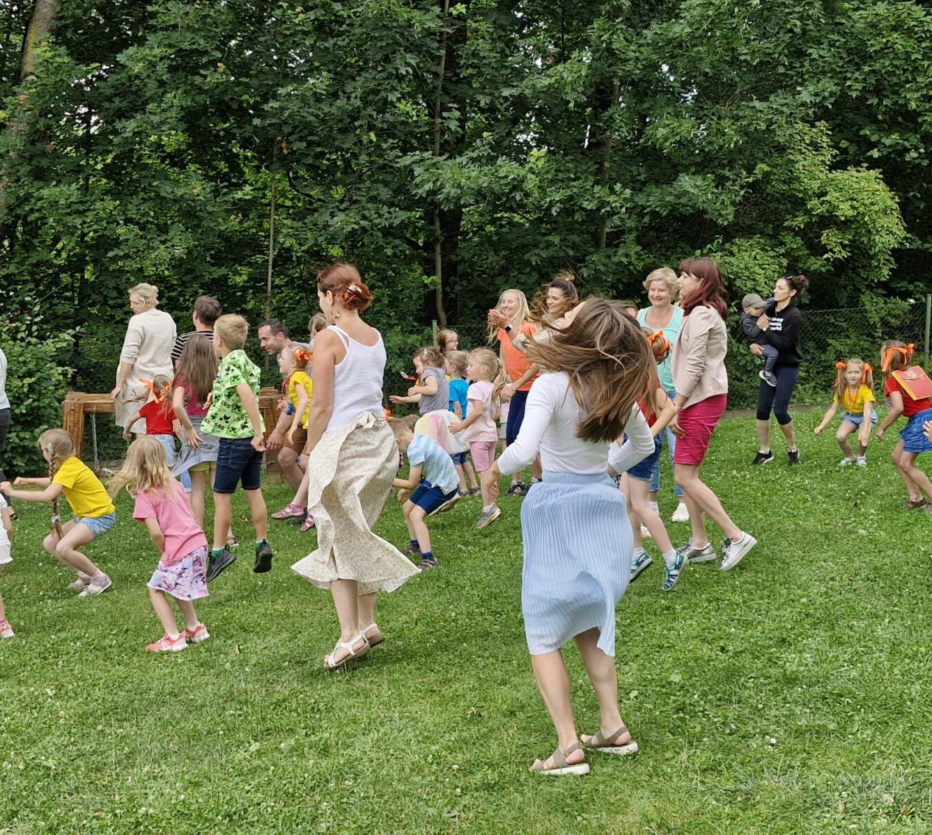 ZAHRADNÍ SLAVNOST - 33