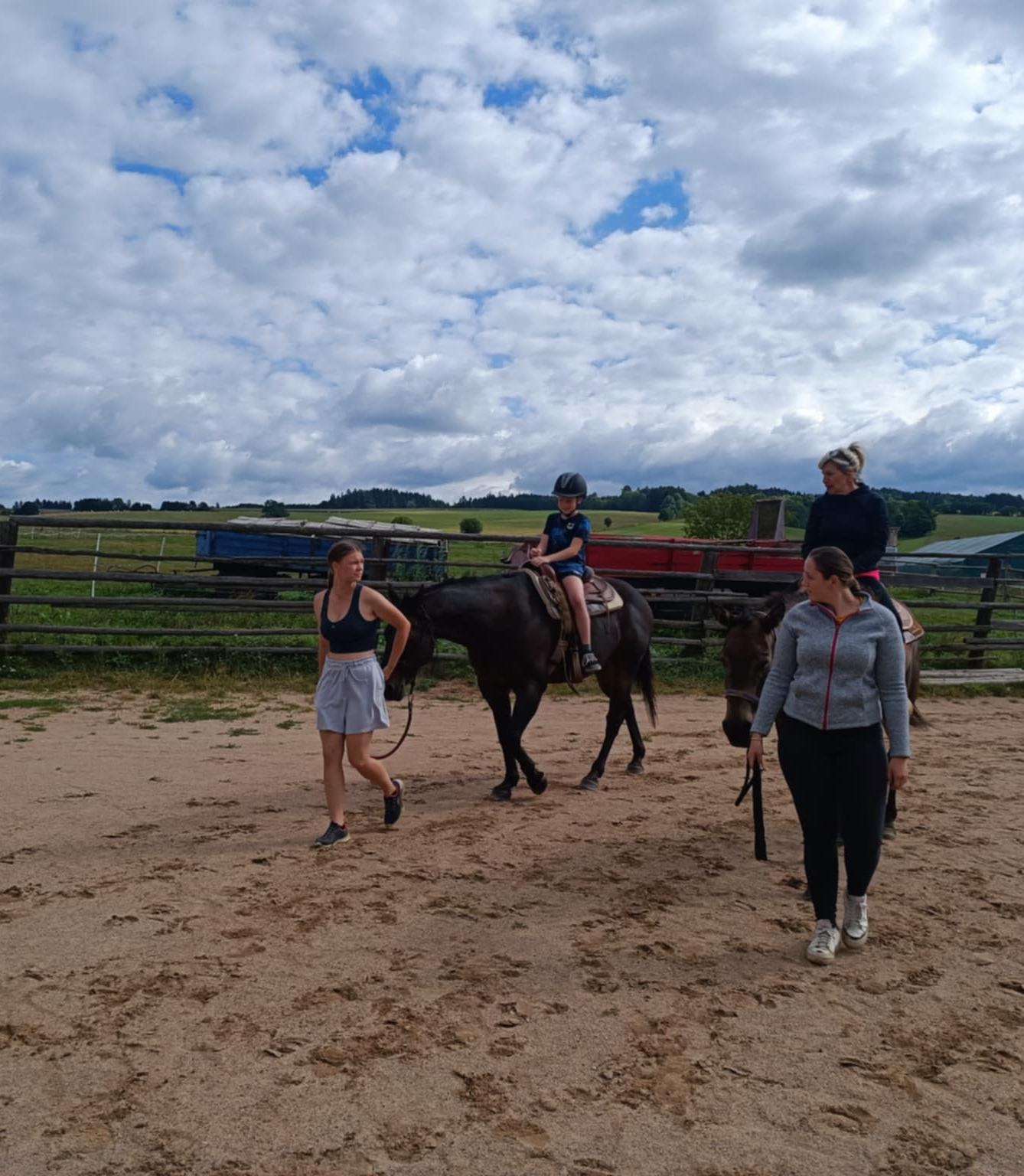 TÝDEN PLNÝ ZÁBAVY II - pátek - 51