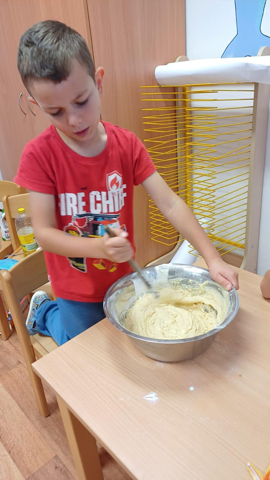 pečení pavučinkové buchty - 17