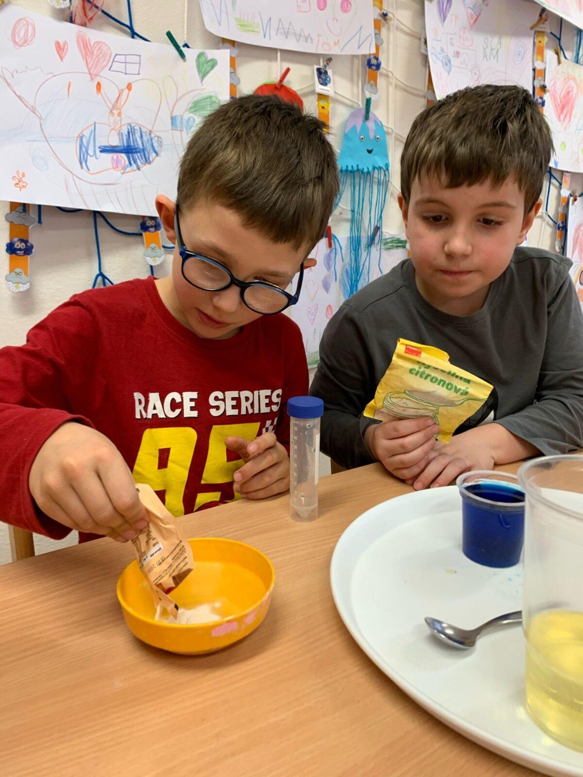 pokusy s vodou - námořníci - 23