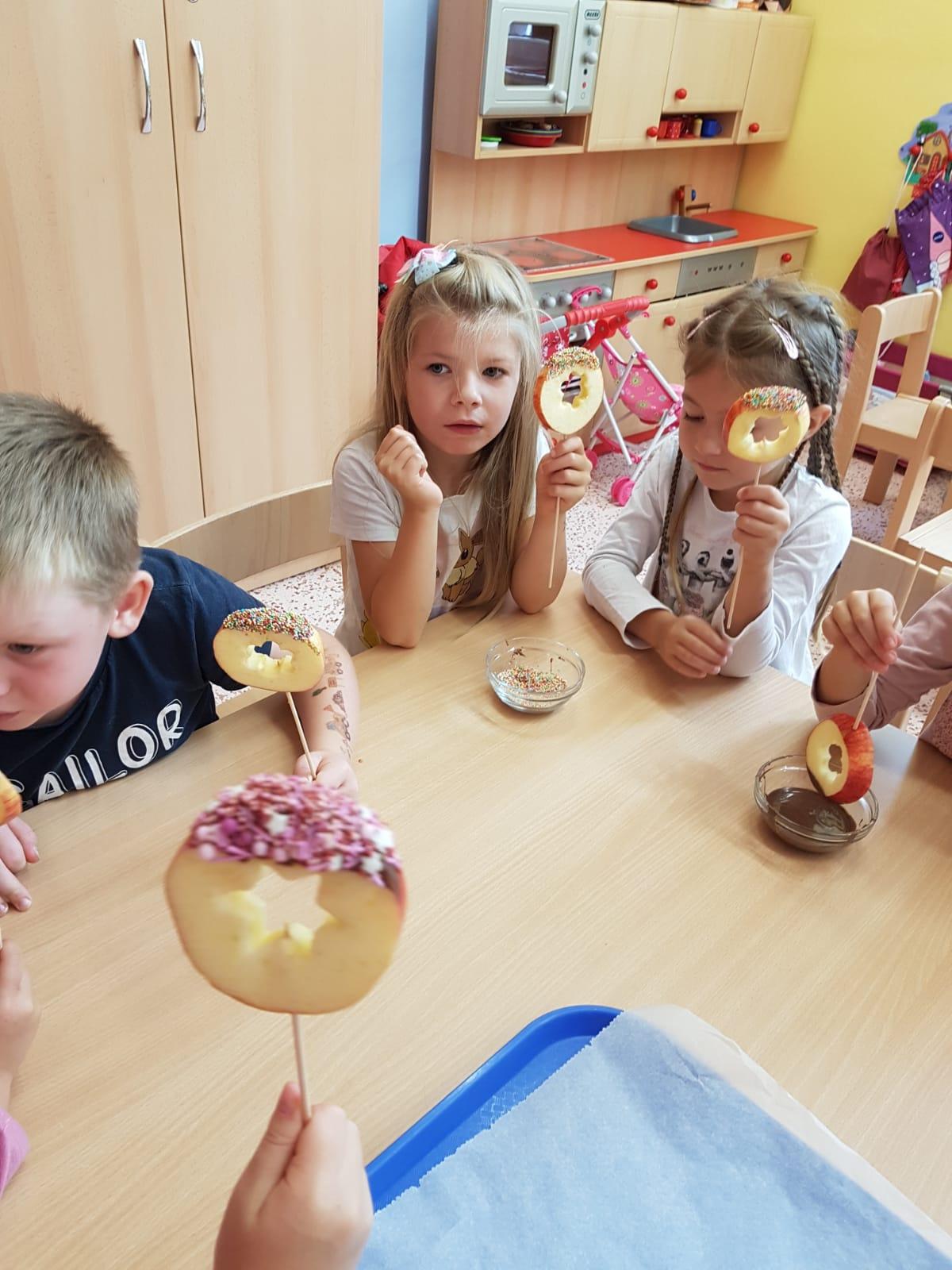 SOVIČKY: ,,ČAS JABLÍČKOVÉ VŮNĚ" - 34