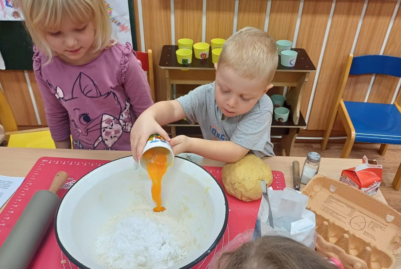 pečení svatomartinských rohlíčků - 16