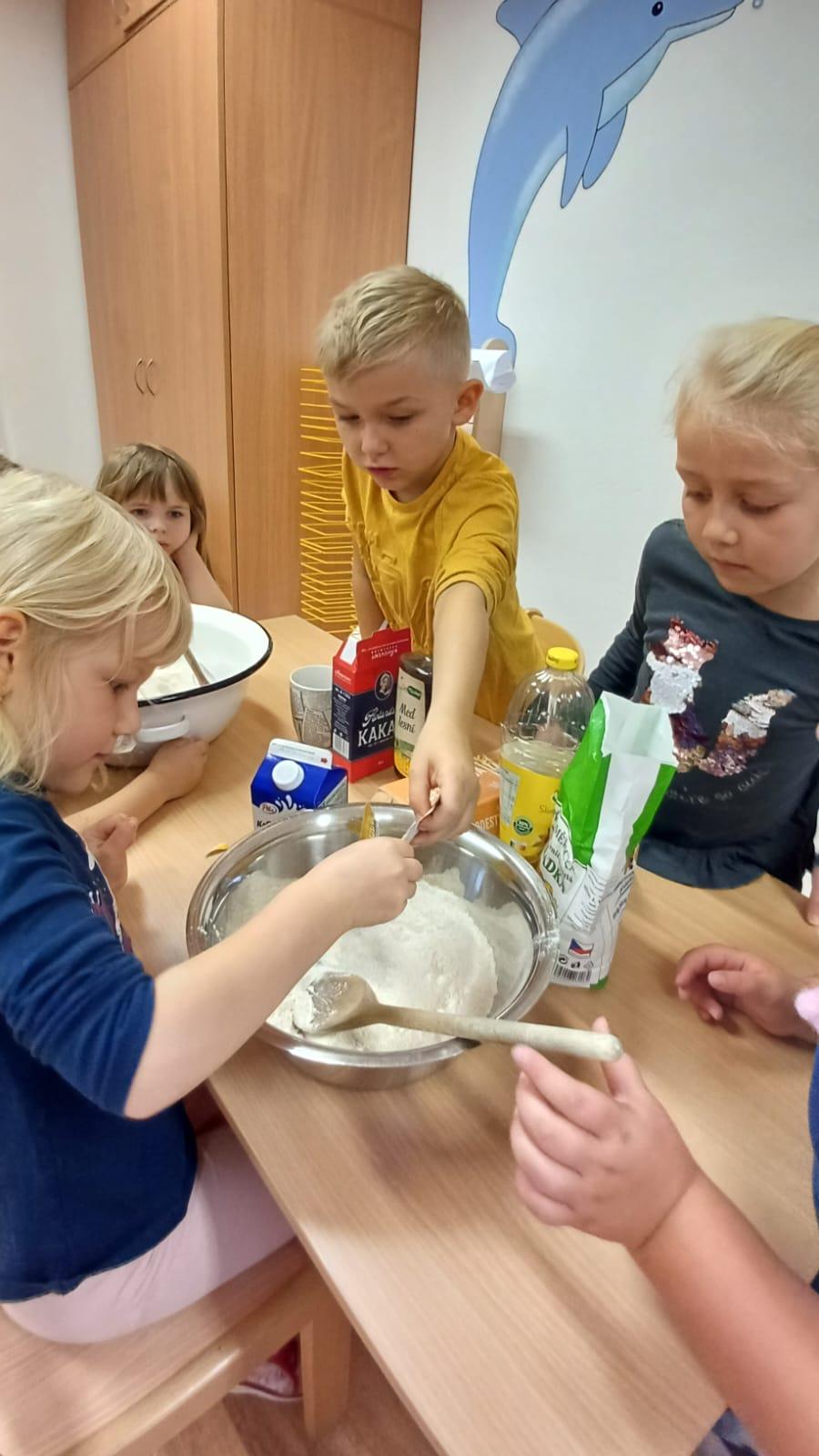 pečení pavučinkové buchty - 18