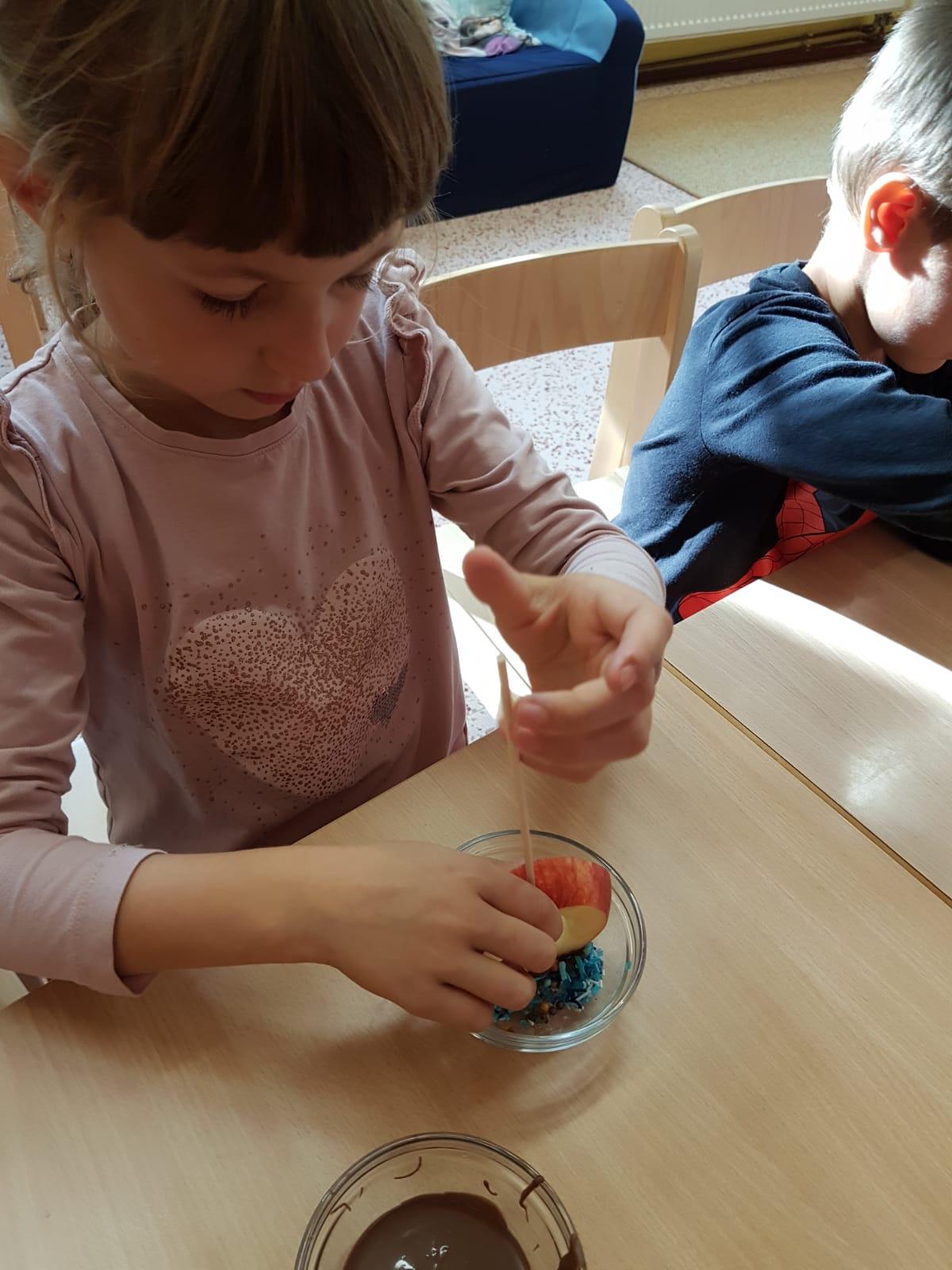 SOVIČKY: ,,ČAS JABLÍČKOVÉ VŮNĚ" - 35