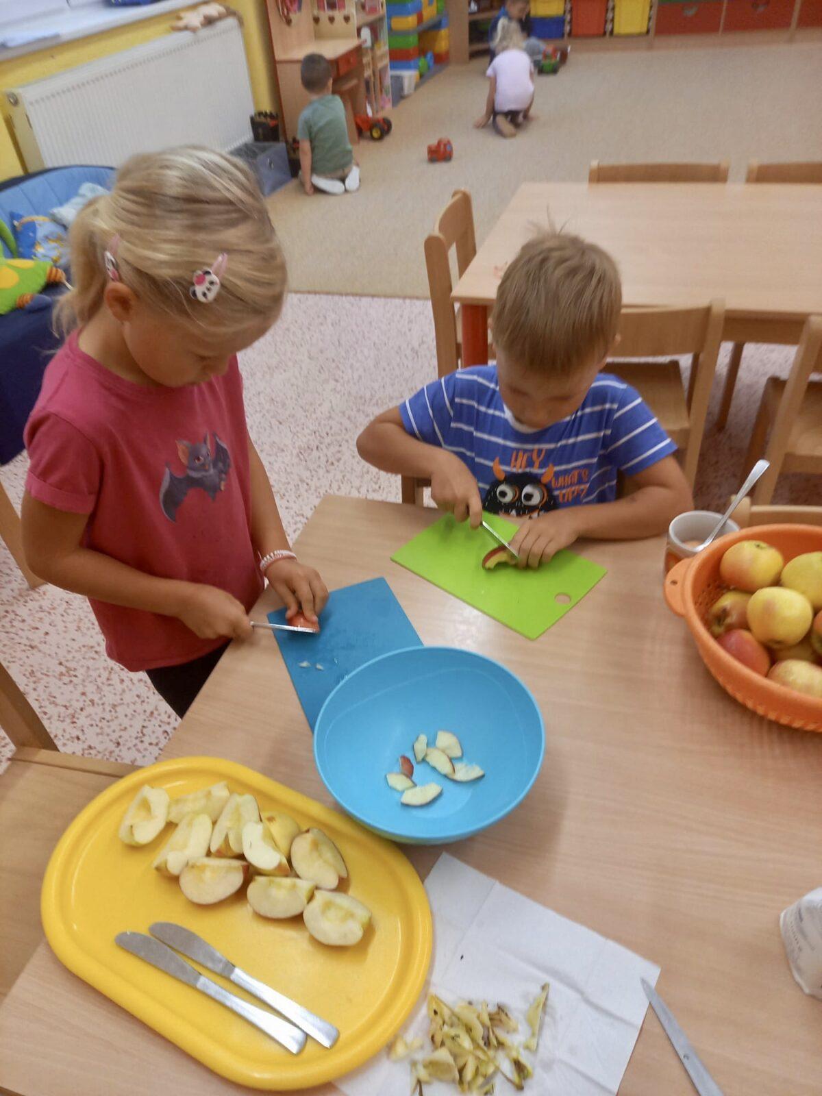 SOVIČKY: ,,ČAS JABLÍČKOVÉ VŮNĚ" - 38