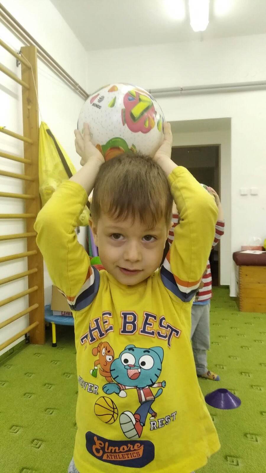 BROUČCI: CVIČÍME V TĚLOCVIČNĚ - 32