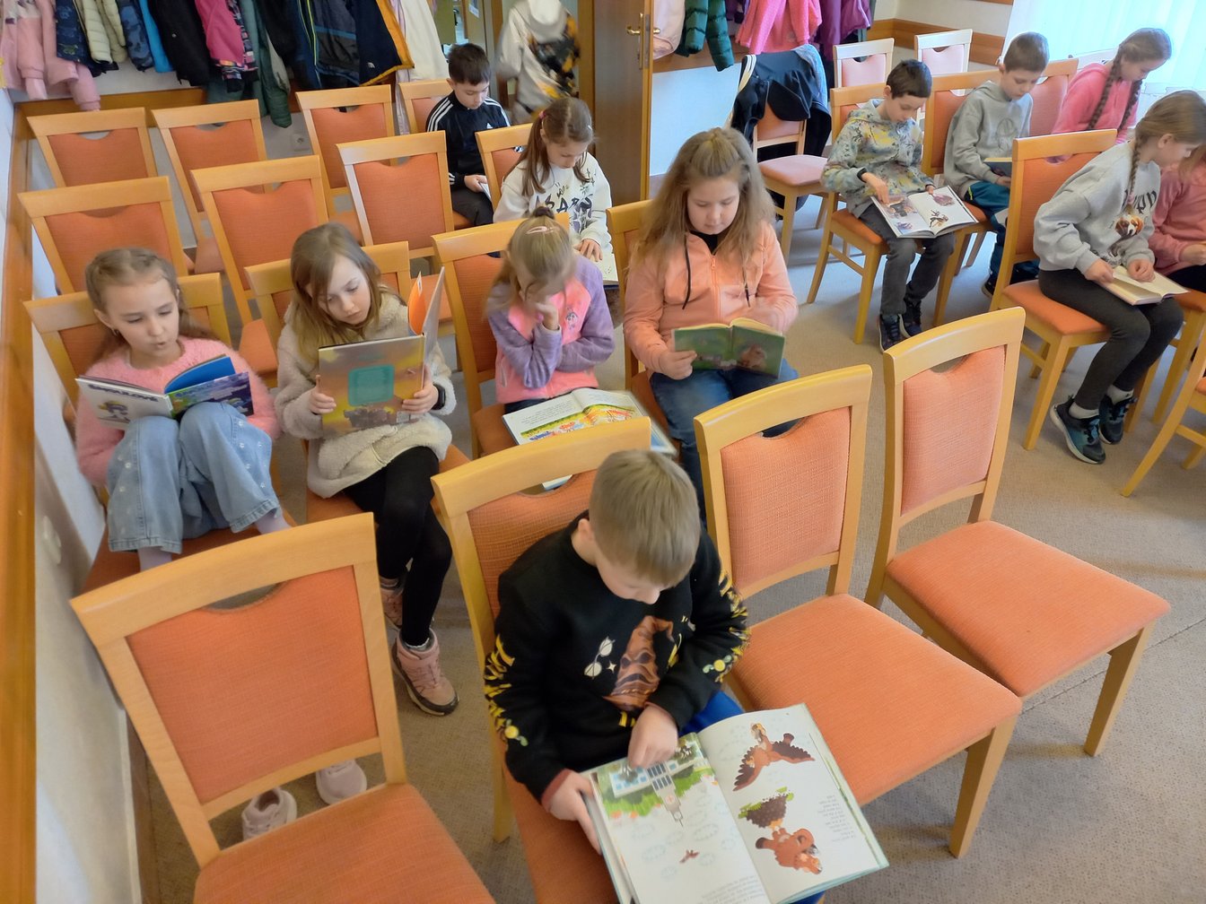 Druháčci v knihovně