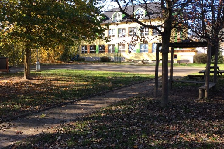 Budova základní školy a mateřské školy Libchavy