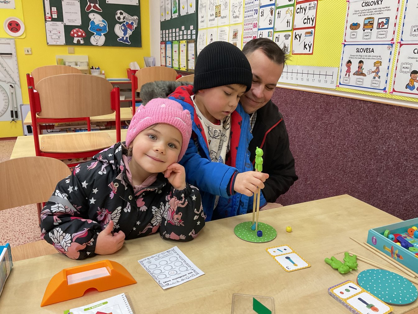 Návštěvnící dne otevřených dveří na Základní škole Libchavy