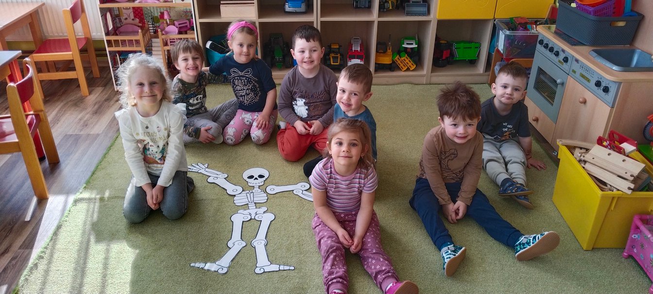 BROUČCI - ZDRAVÍ - NEMOC KDYŽ ALENKA STŮNĚ - 1