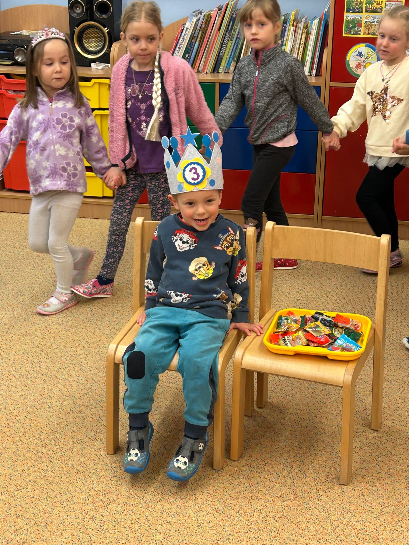 SLAVÍME: FILÍPEK MĚL NAROZENINY - 1